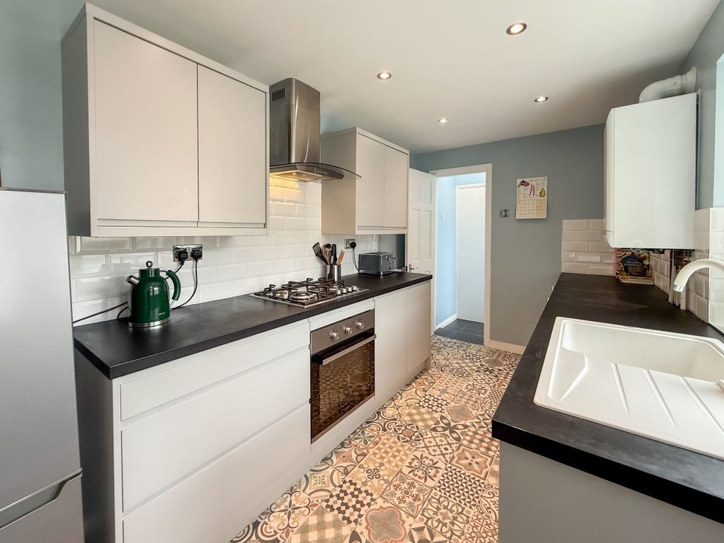 Property photo 3 of 13 Kitchen