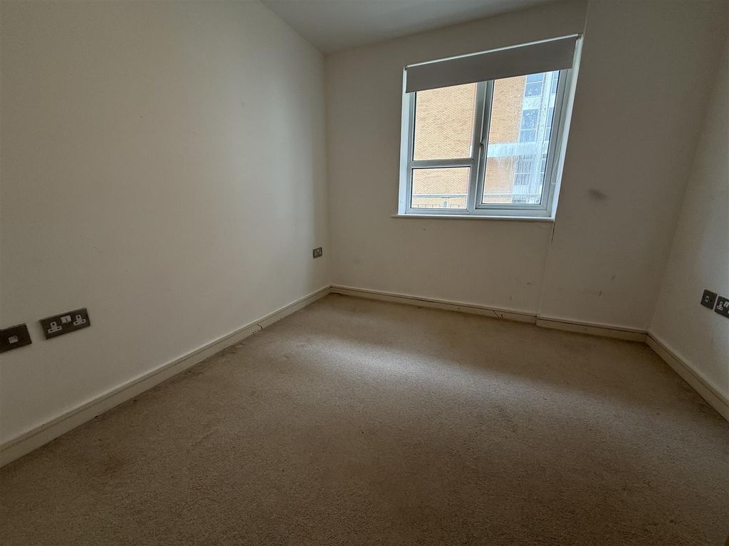 Additional image 9 of 2 bed flat for saleOverstone Court, Dumballs Road, Cardiff CF10