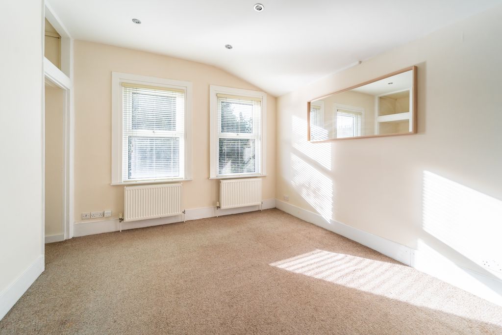 Property photo 2 of 12 Ndb09197