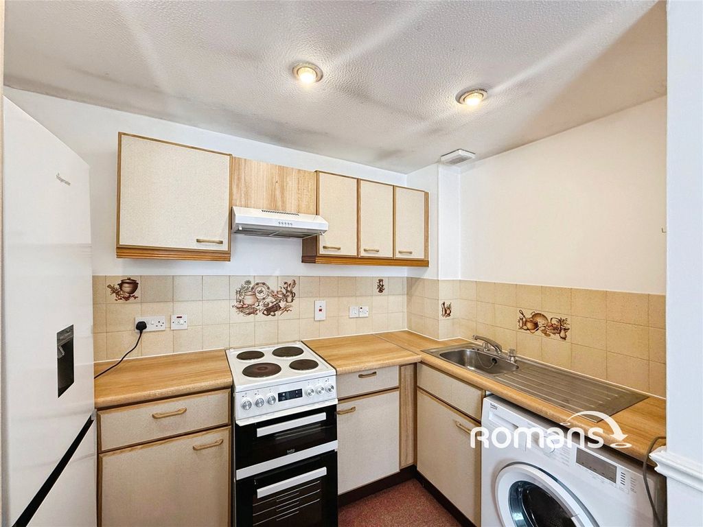 Property photo 2 of 5 Picture No. 12