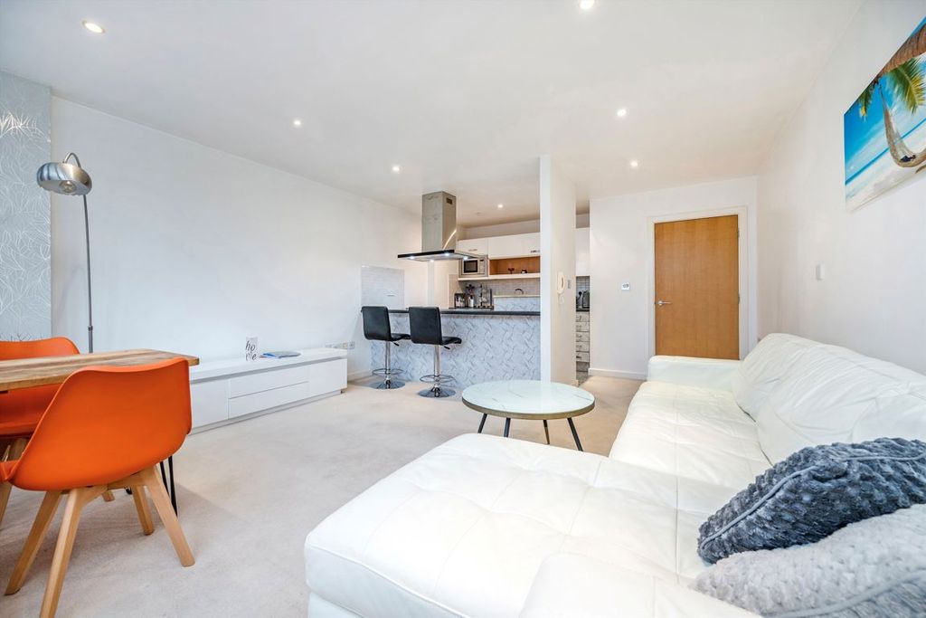 Property photo 3 of 8