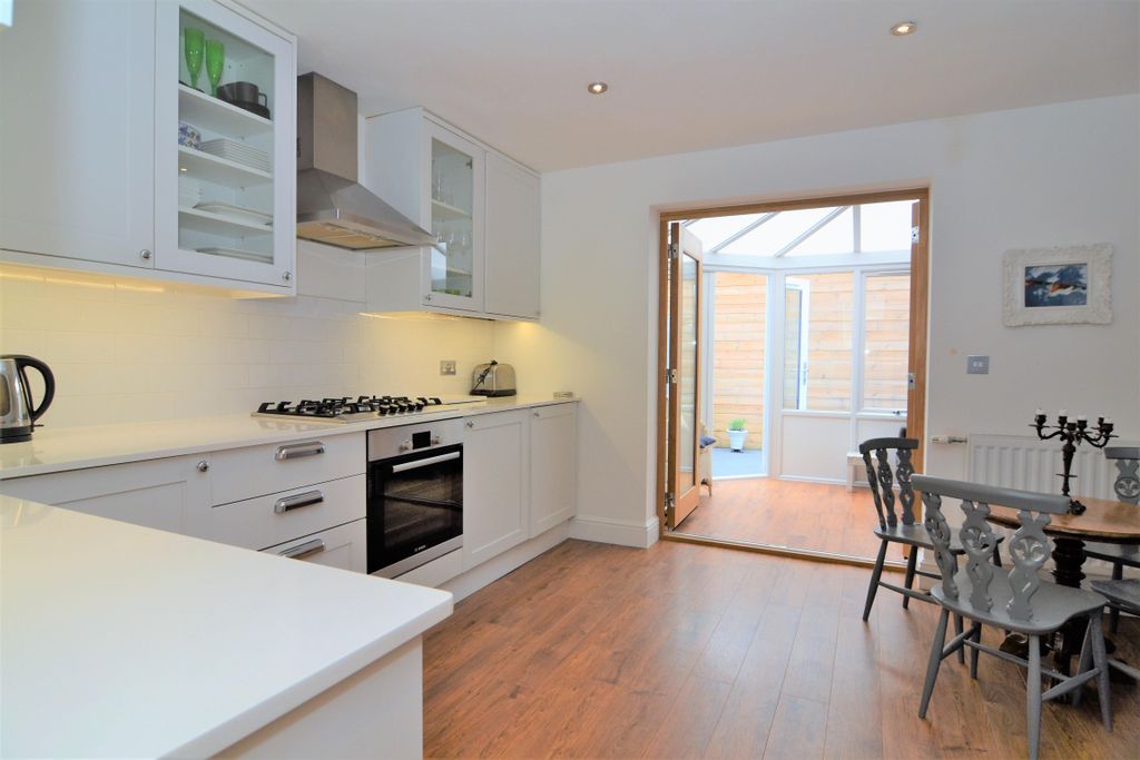 Property photo 2 of 6 Front