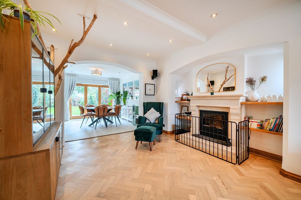 Property photo 3 of 19 1429257-16-69B7Fc...