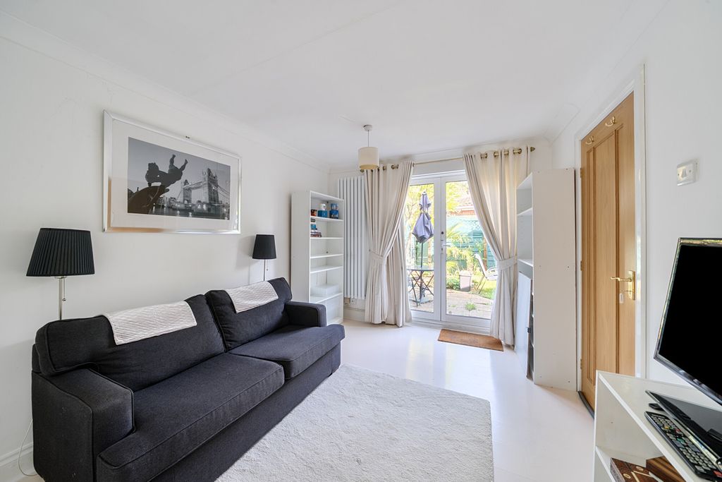 Property photo 2 of 20 1358653-5-68d4188...