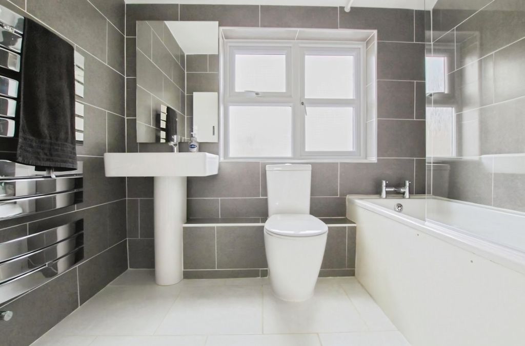 Property photo 3 of 8 Bathroom