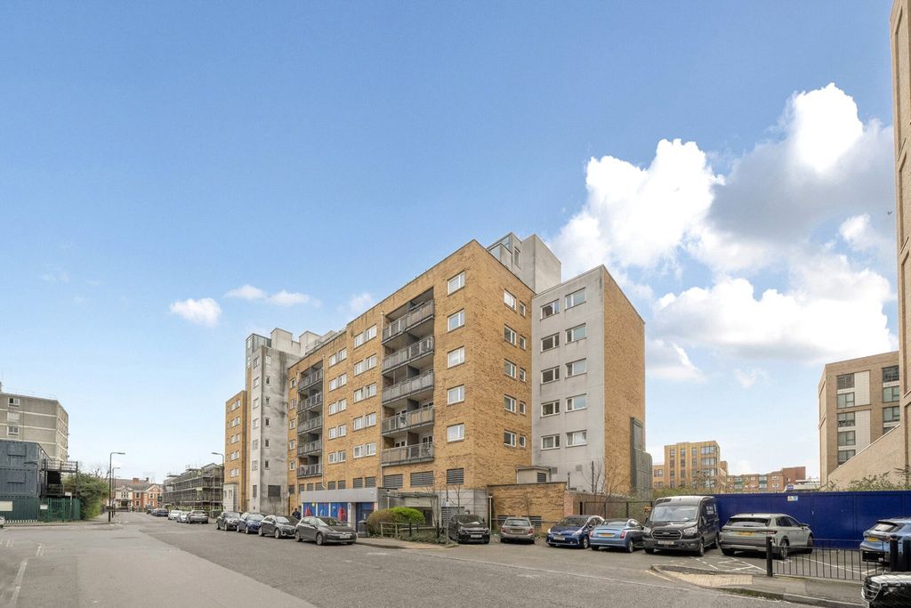 Property photo 1 of 11 1421375-17-69A6c9...