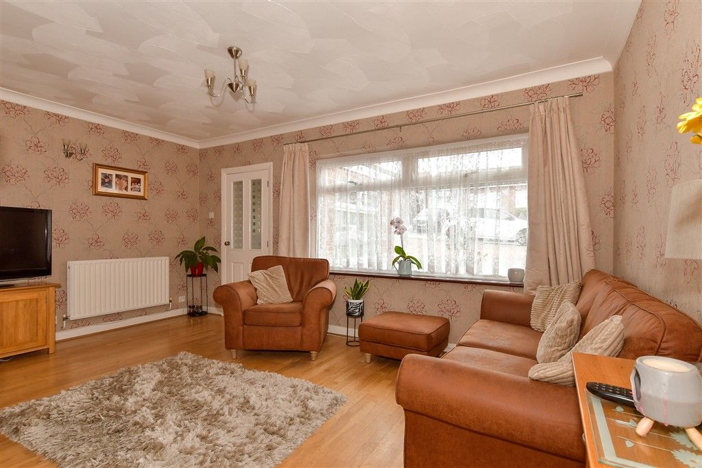 Property photo 2 of 13 Lounge