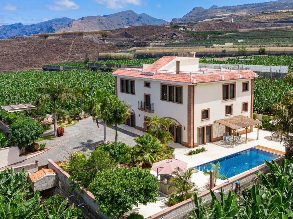 Property photo 1 of 49 A True Jewel Close To The Sea