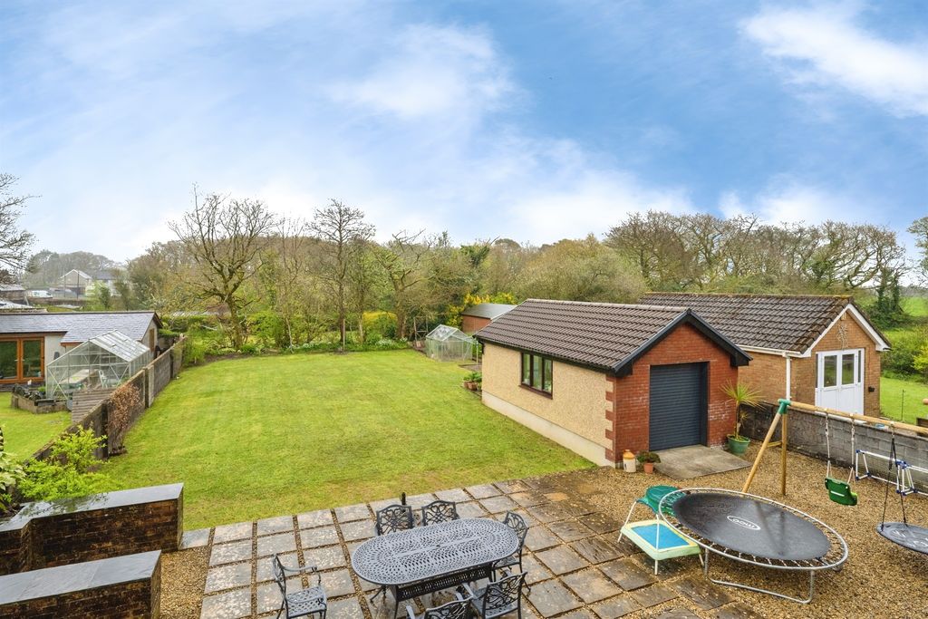 Property photo 3 of 31