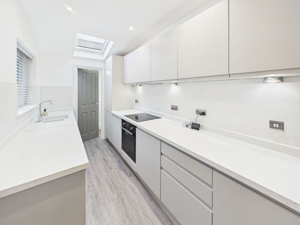 Property photo 3 of 28