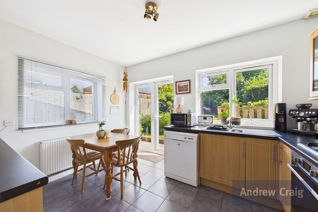 Property photo 3 of 22 Kitchen/Diner