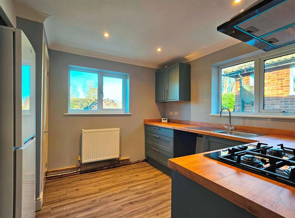 Property photo 3 of 11 Kitchen3.Jpg