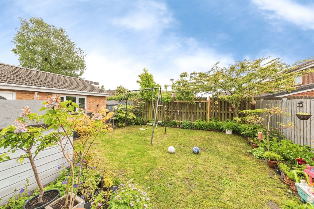 Additional image 12 of 3 bed semi-detached house for saleChalcroft Close, Heckmondwike WF16