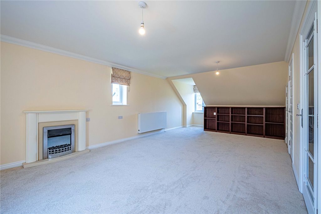 Property photo 2 of 23 Picture No. 15