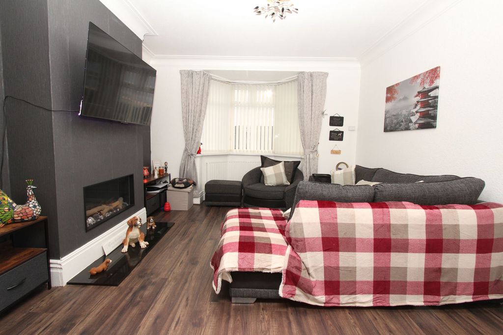 Property photo 2 of 18