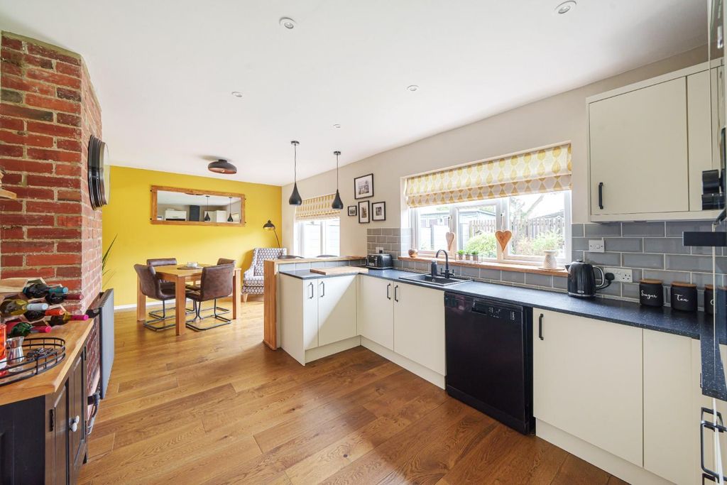 Property photo 1 of 14 989807 (3).Jpg