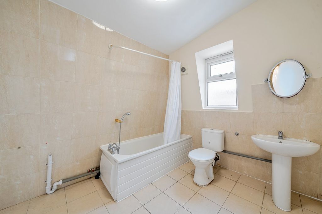 Property photo 3 of 7 Picture No. 06