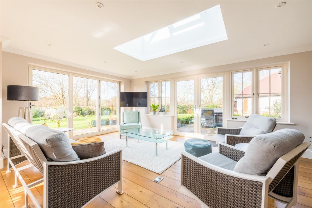 Property photo 3 of 27 Image