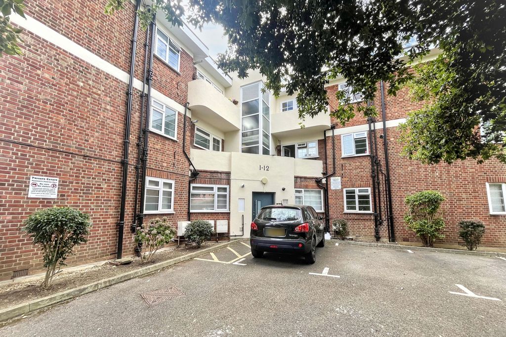 Property photo 2 of 19 11 Benwood Court, Benhill Wood Road, Sutton, Sm1 3Ss