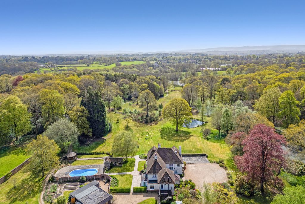 Property photo 2 of 26