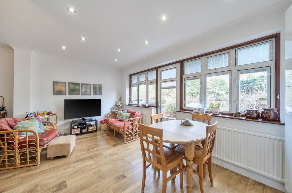 Property photo 3 of 23 1433524-15-69c187...