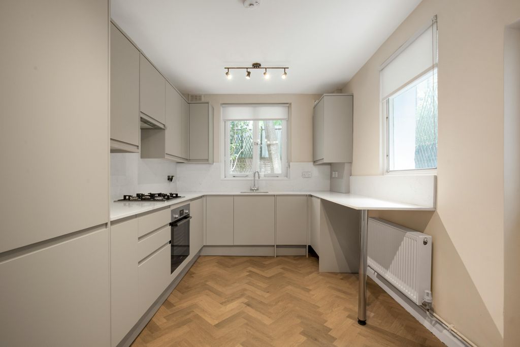 Property photo 3 of 16 Kitchen