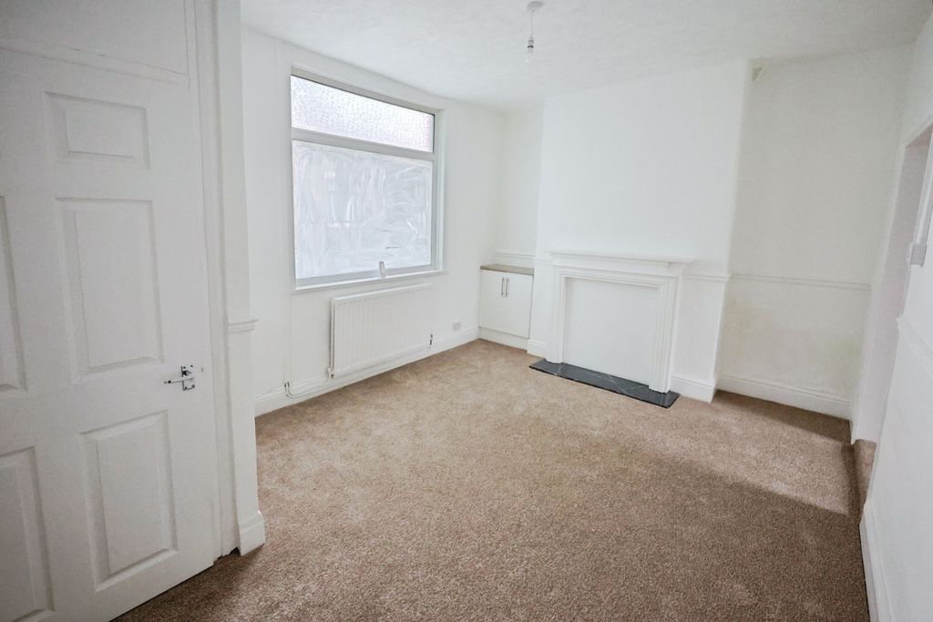Property photo 2 of 8 Pbox-Img.Jpg
