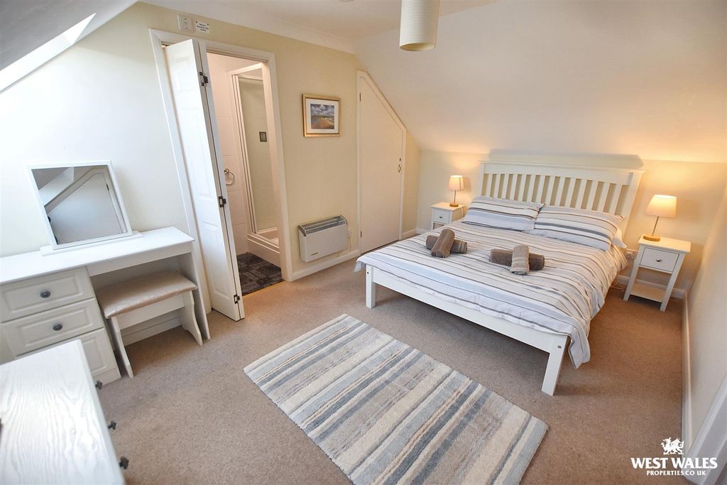 Property photo 3 of 13 1 (1).Jpg