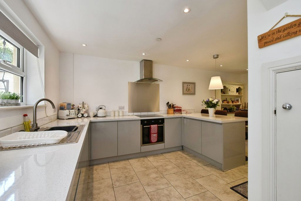Property photo 2 of 25 Pbox-Img.Jpg