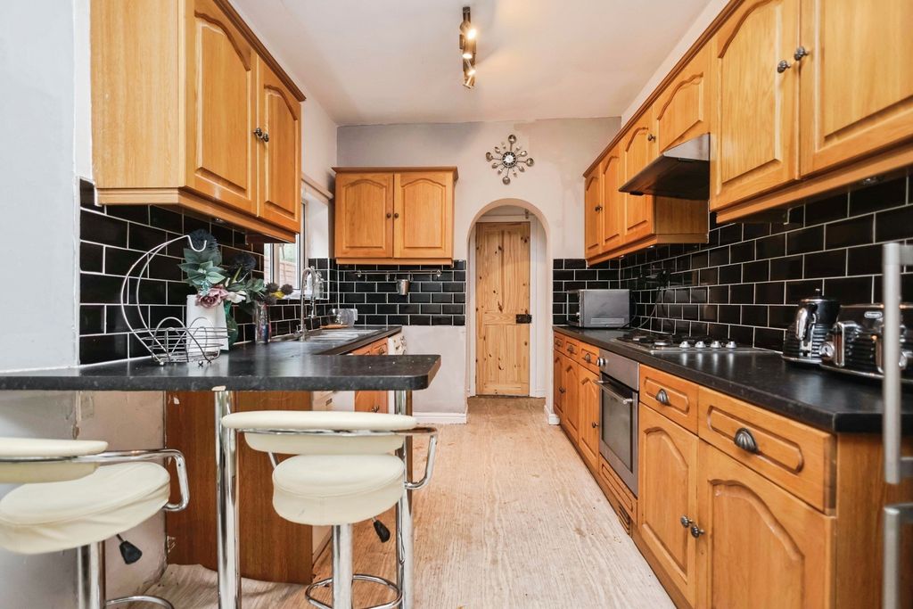 Property photo 2 of 19 Photo