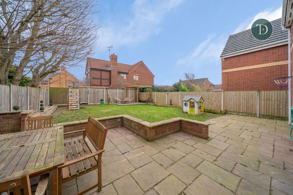 Property photo 2 of 26