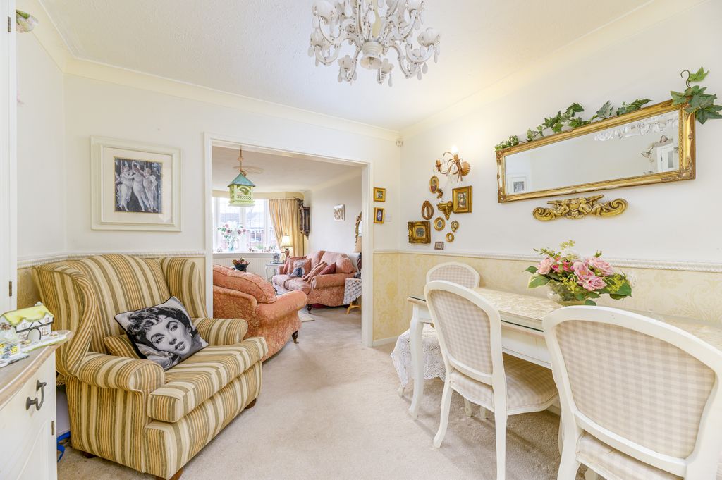 Property photo 3 of 31 04