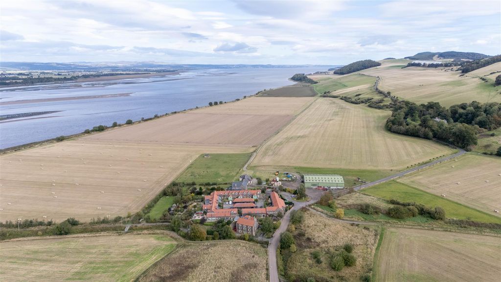 Property photo 2 of 28 S027.Jpg