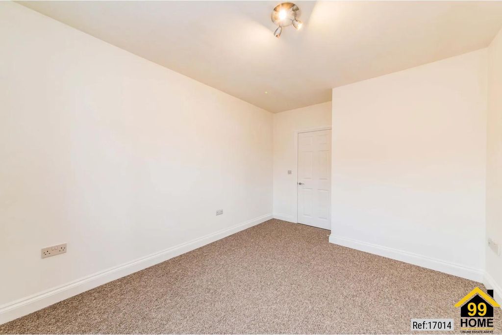 Property photo 2 of 12 Photo 1