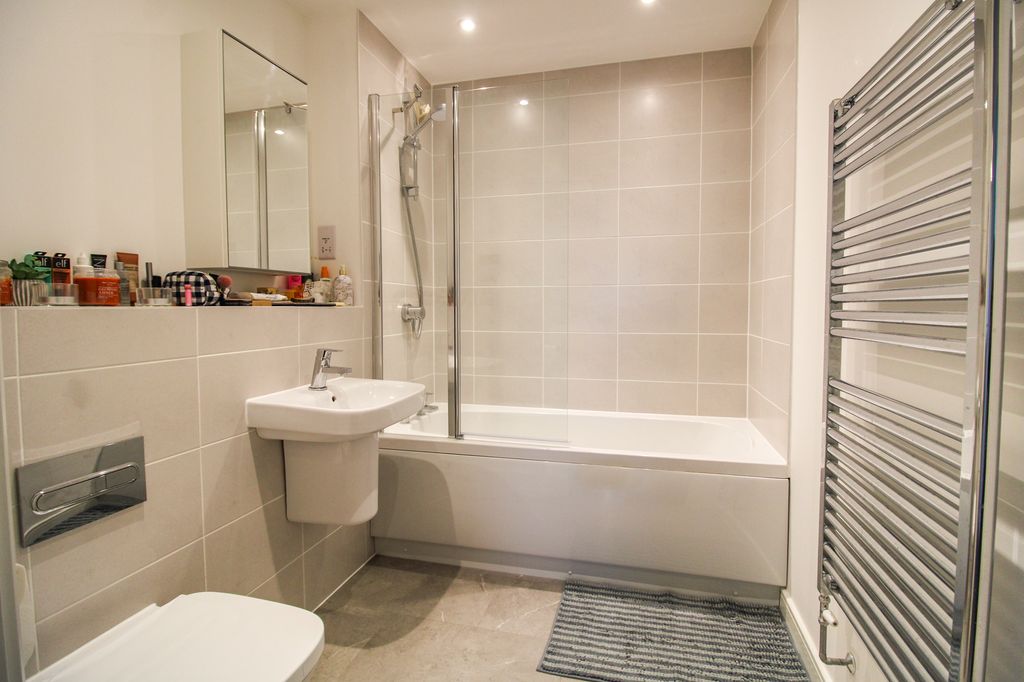 Additional image 11 of 2 bed flat for saleMoorfield Place, Farnborough GU14