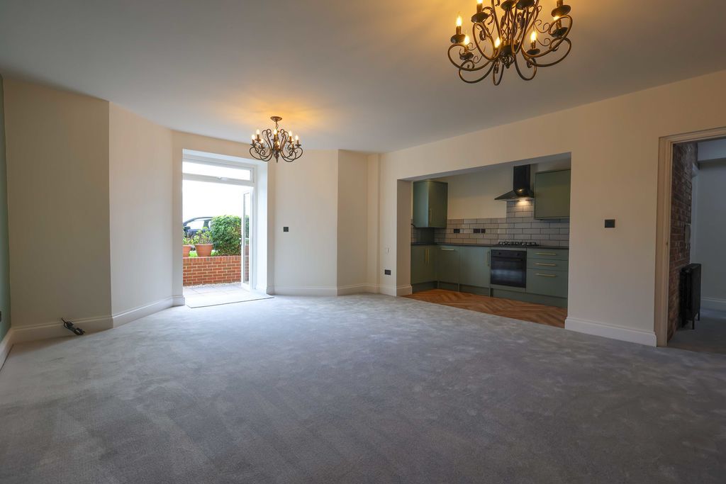Property photo 3 of 20 Lounge/Diner Into Kitchen