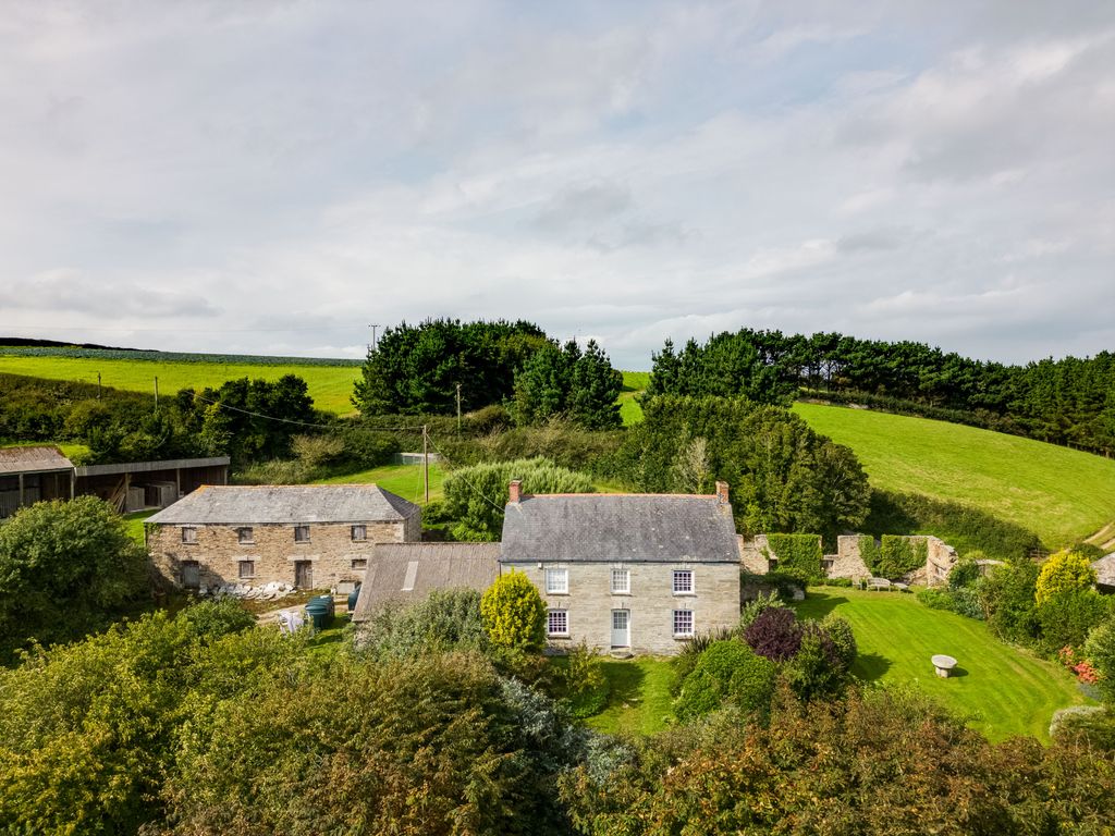 Property photo 2 of 37 Gallery