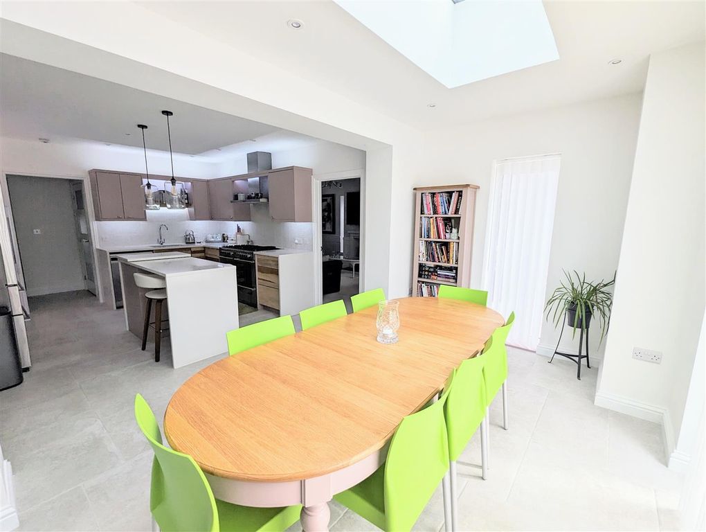 Property photo 3 of 33 Dining/Garden Room