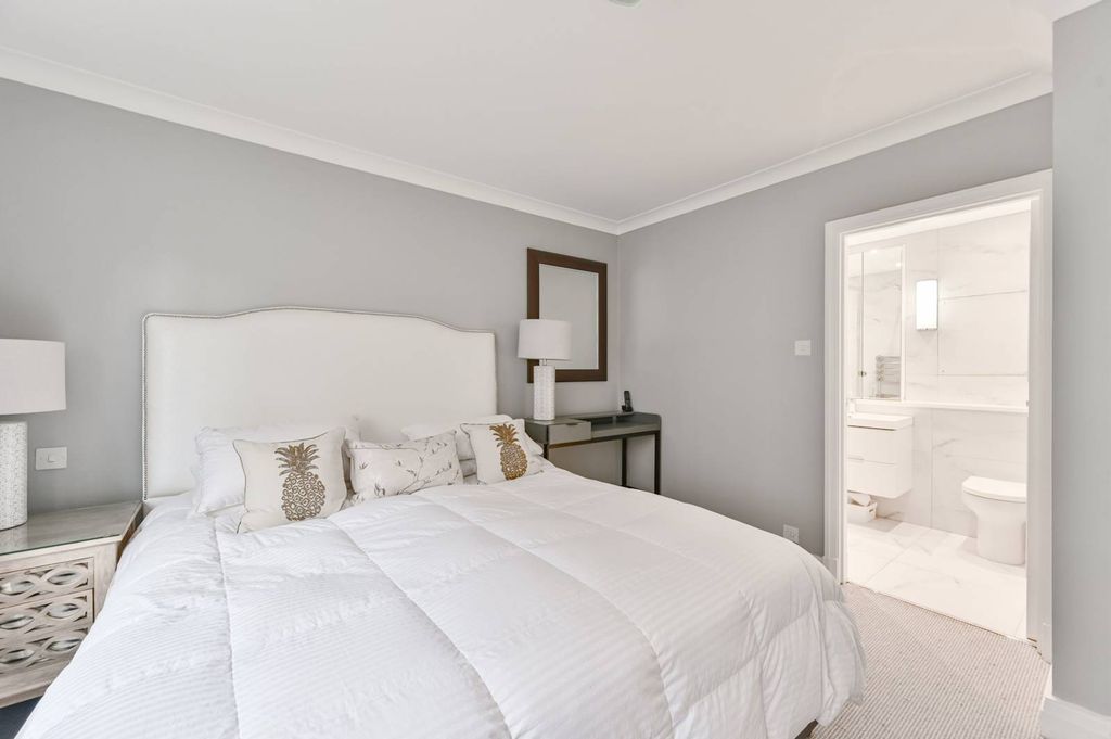 Property photo 1 of 25