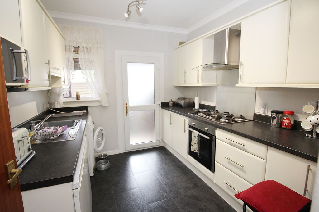 Additional image 5 of 2 bed flat for saleBurns Street, Levenvale, Alexandria G83