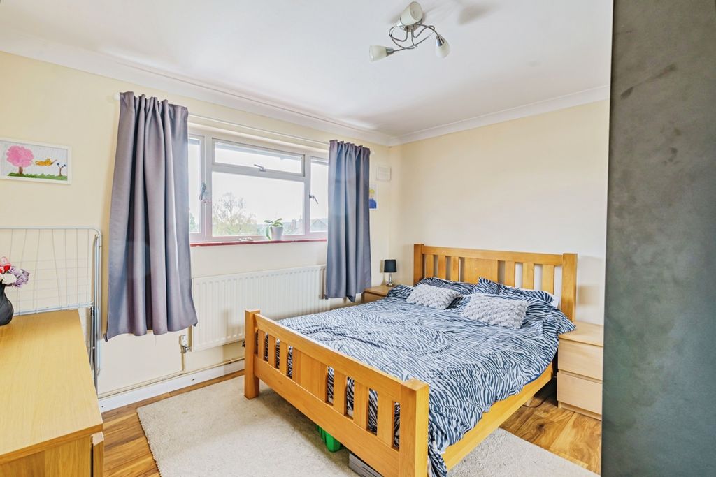 Property photo 2 of 17 Photo