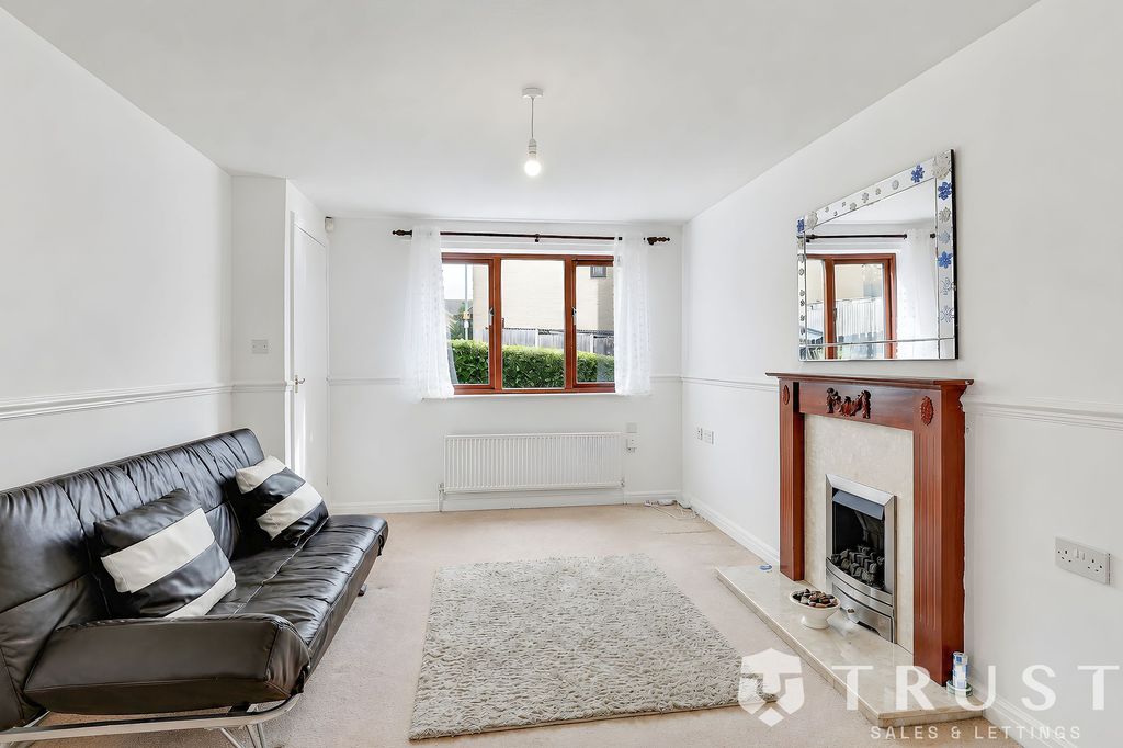 Property photo 3 of 28
