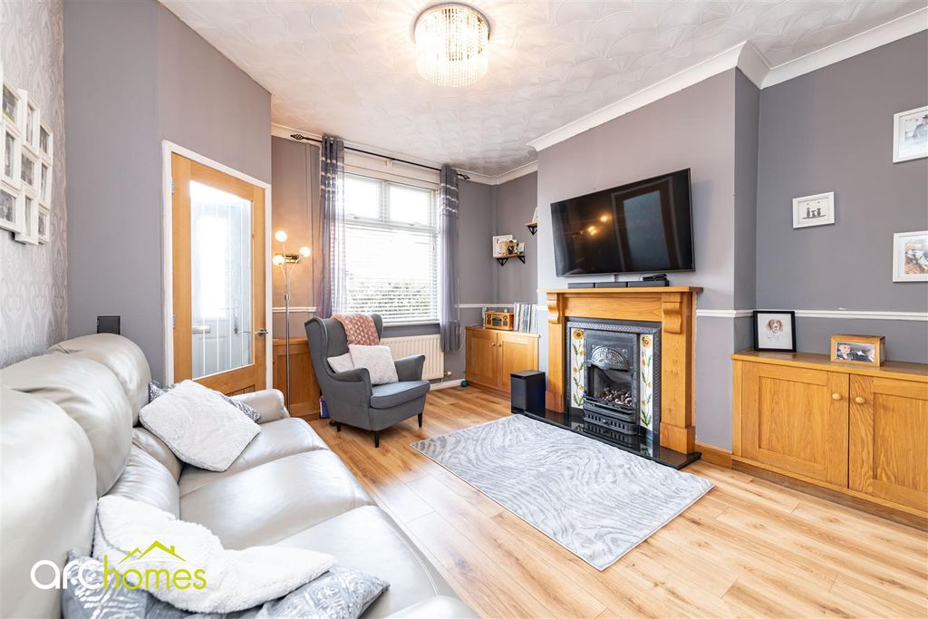 Property photo 2 of 27 Castle Hill-3.Jpg
