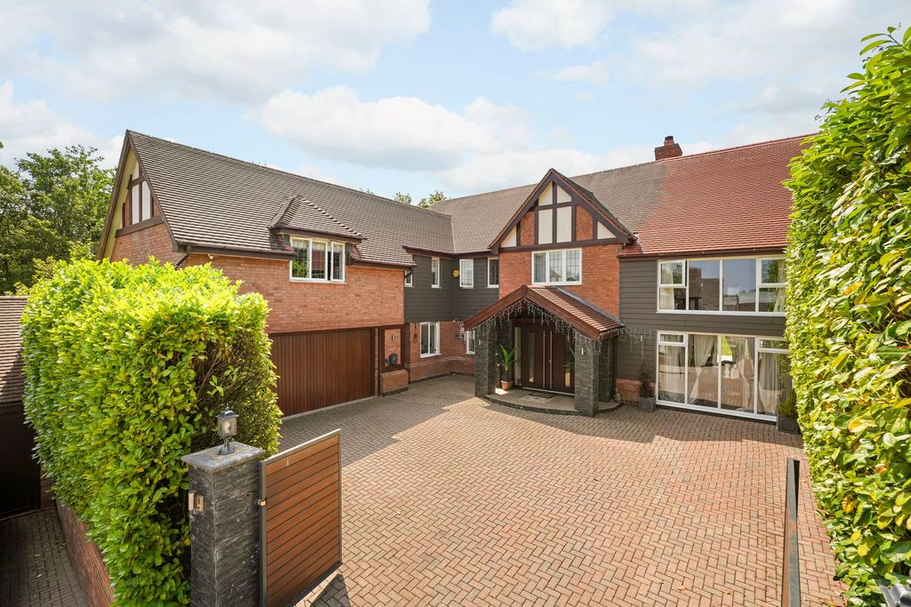 Property photo 1 of 36