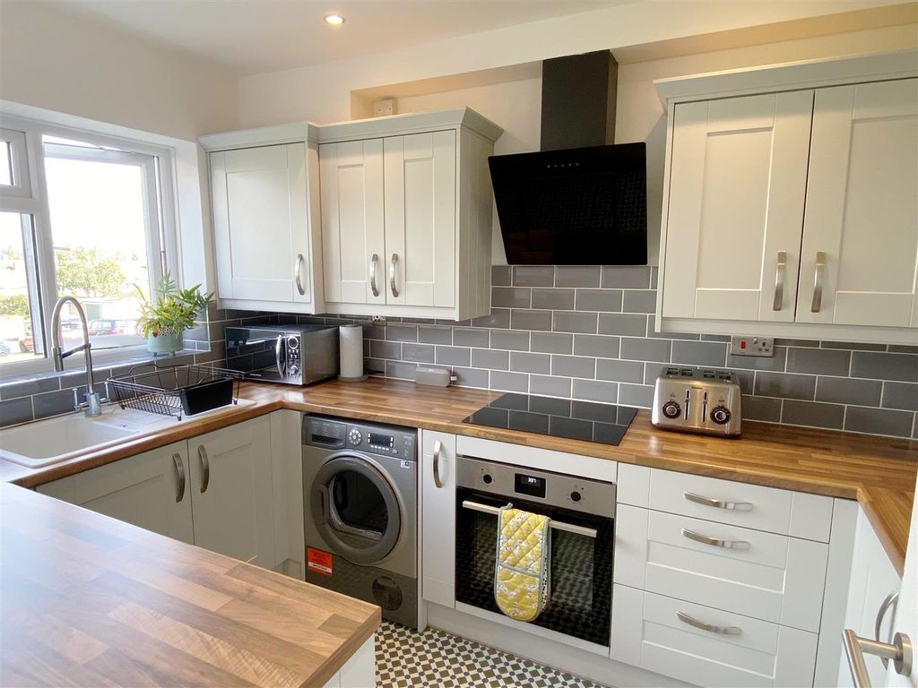 Property photo 2 of 17 Kitch 1.Jpg