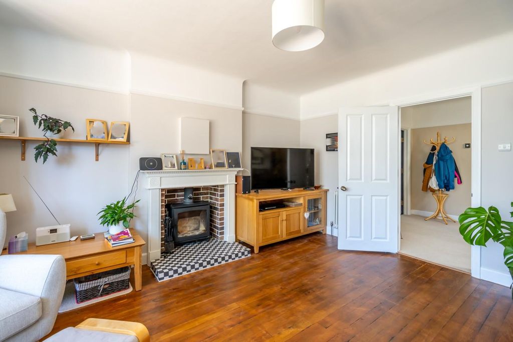 Property photo 3 of 19 Sitting Room (2).Jpg