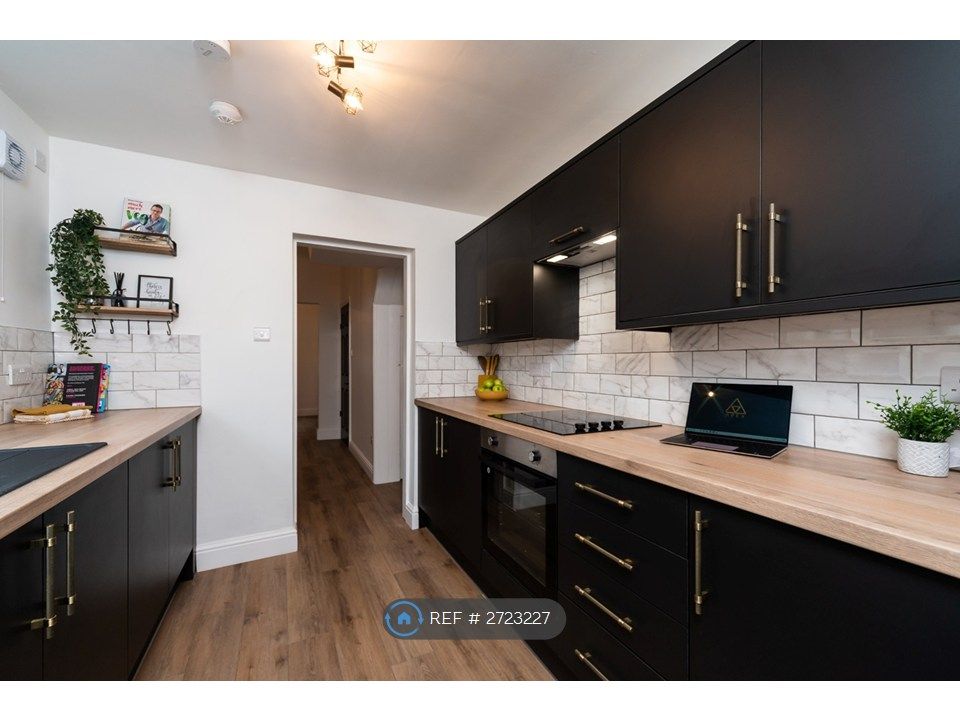 Property photo 3 of 27