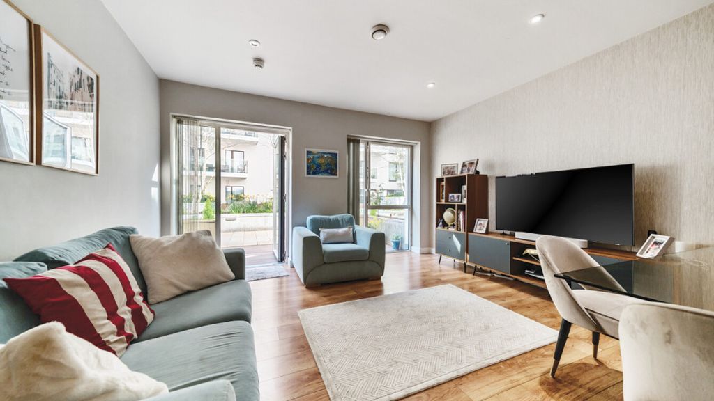 Property photo 1 of 18