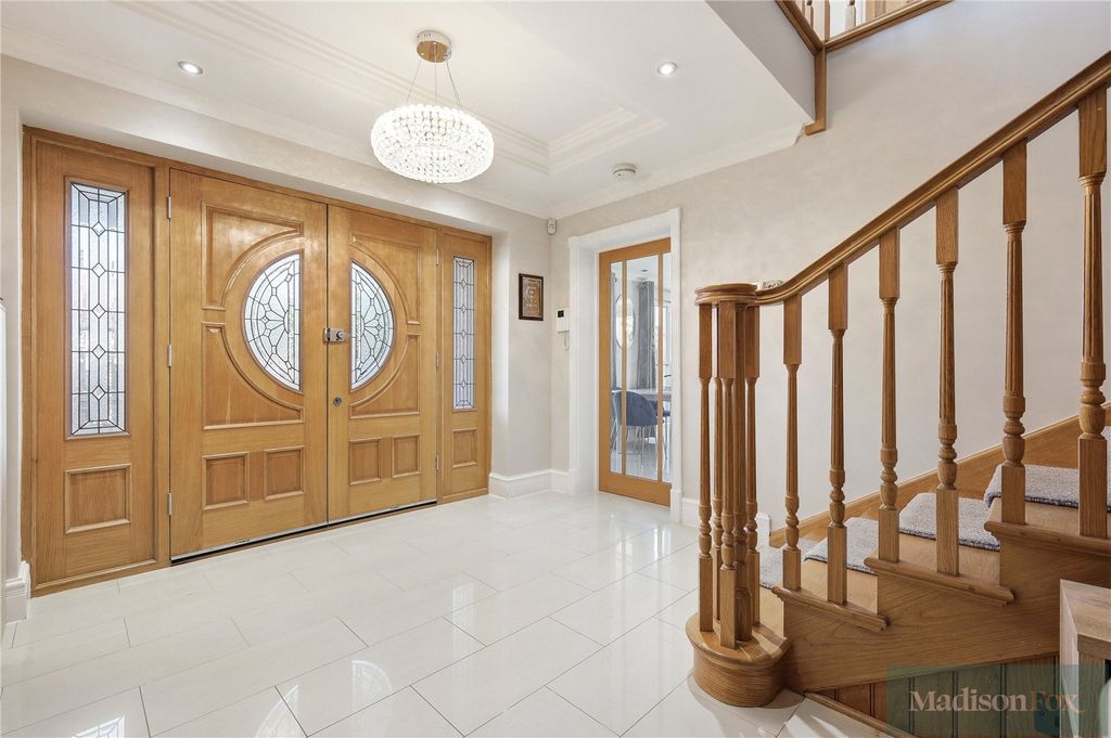 Property photo 2 of 59 Picture No. 60