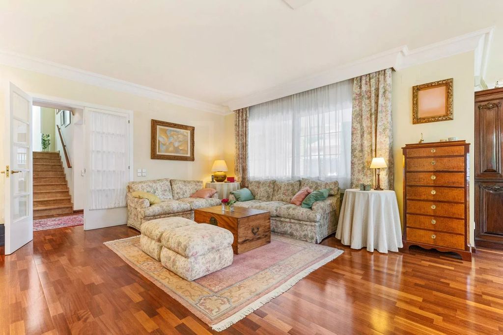 Property photo 3 of 53